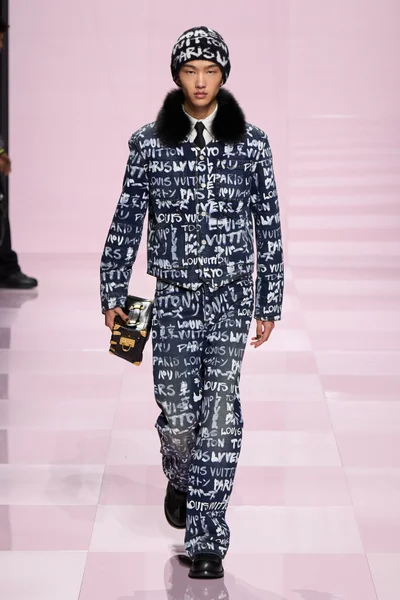 Look 32